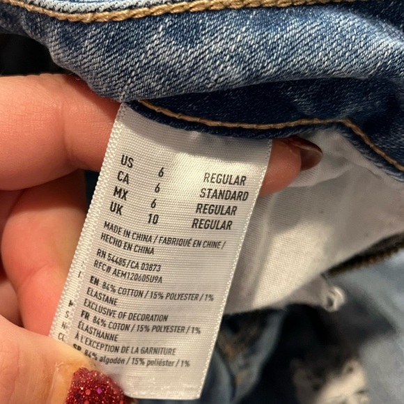 American Eagle Crop Jeans Ripped Super Stretch Denim Whisker Medium Wash Size 6 - Picture 8 of 11